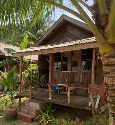 Tioman Island Bed & Breakfast | The Nipah Chalet