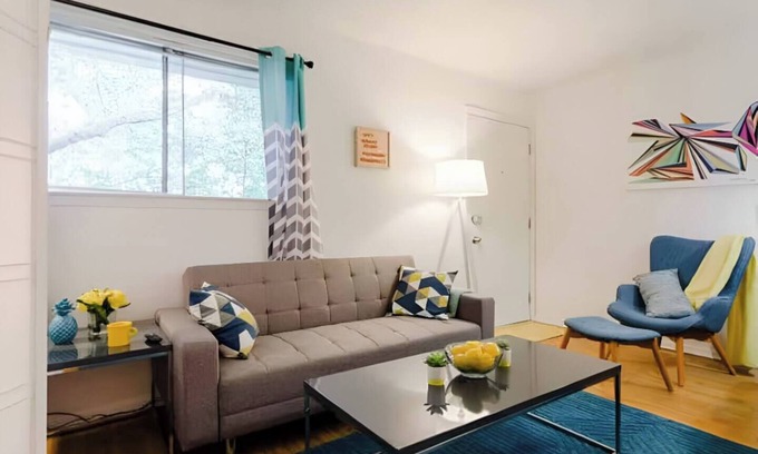 Allandale Apartment | The Nomad | Colorful Escape | Central | Sleeps 3