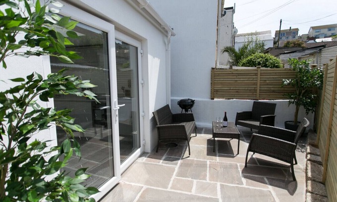 Porthleven House | The Nook - One Bedroom House, Sleeps 2