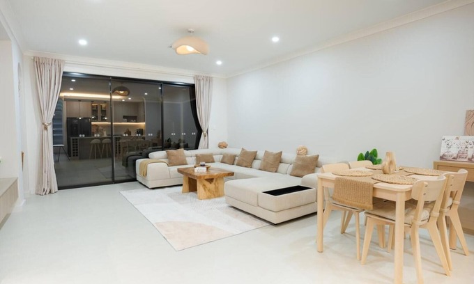 Modbury House | The Oak & Sand House|3BHK| Cosy stay