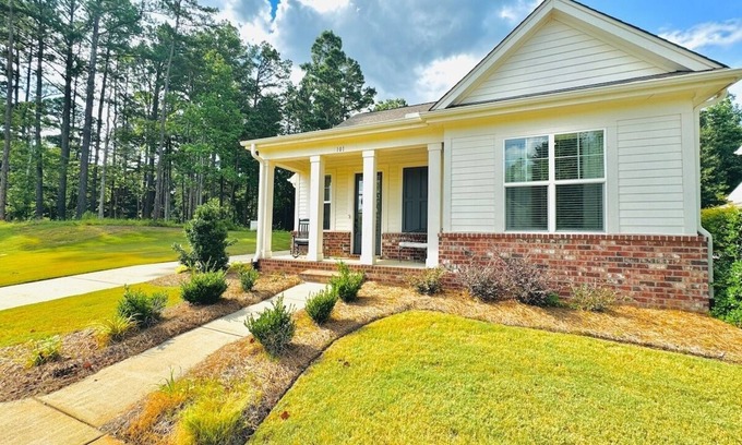 Oxford House | The Oaks, Discounted rate for LSU game day!