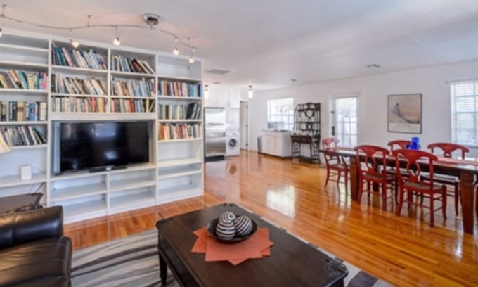 Stuart Cottage | THE OASIS SUITE AT OLD COLORADO INN