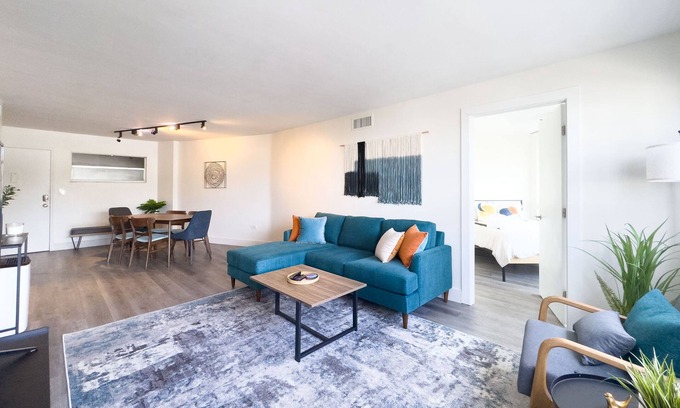 South Beach Condo | The Octagon - Beautiful 2 Bedroom 2 Bathroom Condo in South Beach