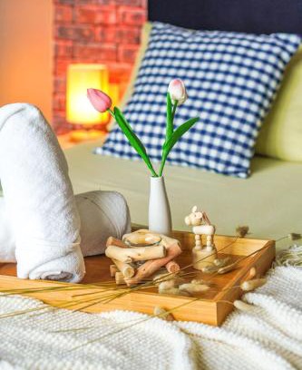 Taman Jubilee Apartment | The Octagon Ipoh Premium Suites - Pool, Games, Food for 6 PAX
