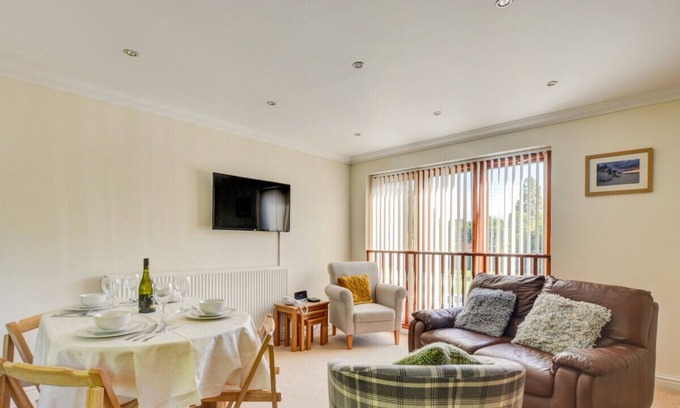 Corpusty House | The Old Bakehouse - Two Bedroom House, Sleeps 4