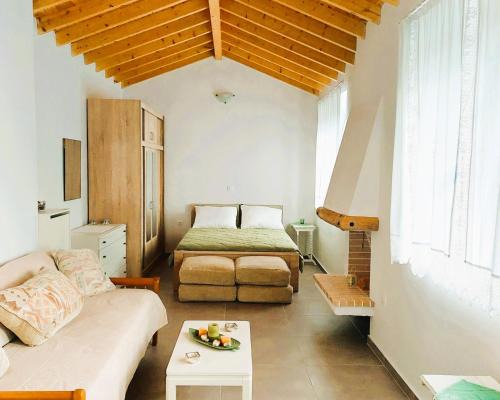 Mesotopos House | The Old Barn House