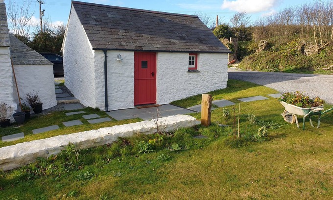 Merrion House | THE OLD DAIRY, pet friendly, character holiday cottage in Pembroke