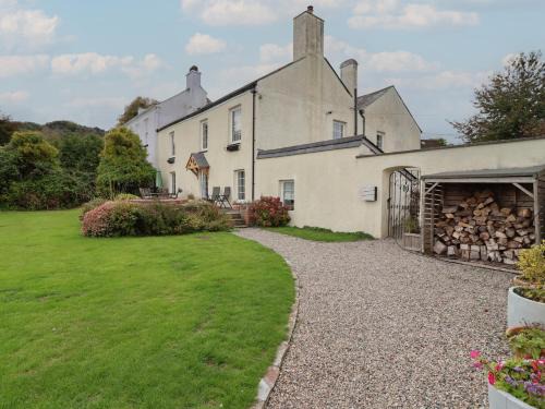 Lifton House | The Old Manor House