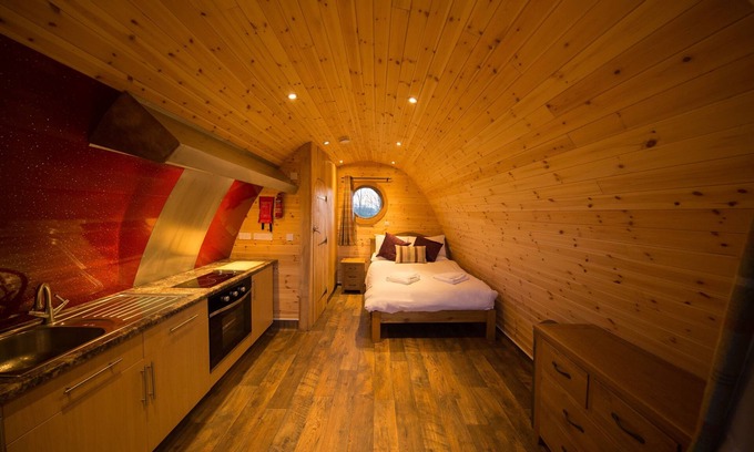 East Huntspill Apartment | The Old Oak Glamping Pod