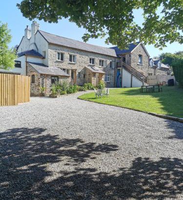 Jacobstow Apartment | THE OLD RECTORY GLEBE HOUSE in Jacobstow 10 mins to Widemouth bay and Crackington Haven,15 mins Bude,20 mins tintagel, 27 mins Port Issac