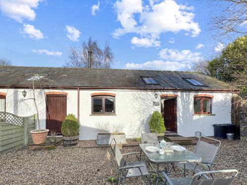 Cornwall House | The Old Stables Waterrow