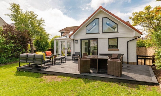 Crail Cottage | The Old Vinery - a townhouse that sleeps 10 guests in 5 bedrooms