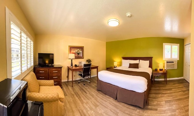 Willits Hotel | The Old West Inn