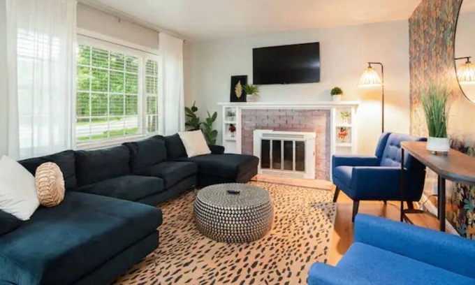 Sheffield Park House | The Olive Door Oasis - Large house in a quiet neighborhood with yard and grill!