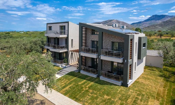 Megalos Prinos Hotel | The Olive Land