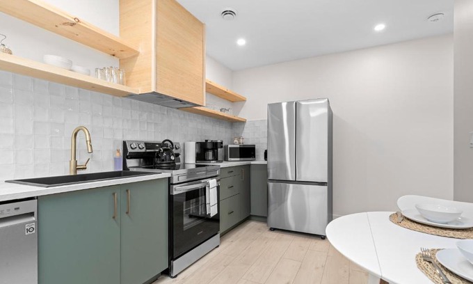 Belleville Apartment | The Olympia: Front Street Flats