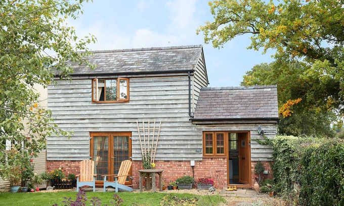 Leominster House | The open-plan living space includes a well-equipped kitchen with all you need to prepare some delici