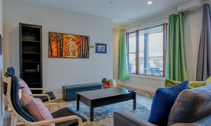 Grand Lake Apartment | The Osprey Nest, The Osprey Nest