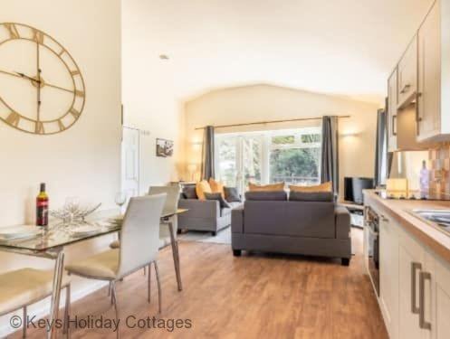 Frettenham House | The Paddocks