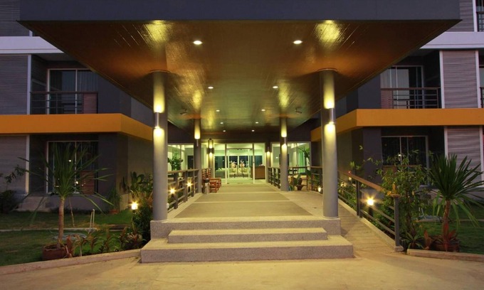 Tha Tum Hotel | The Park 304