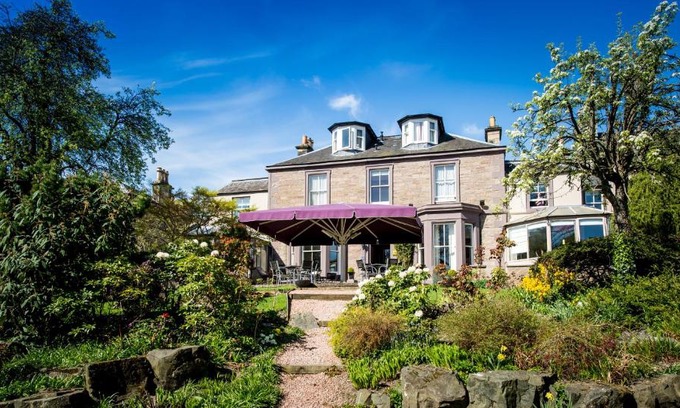 Perth Hotel | The Parklands Hotel