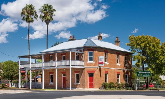 Central Mudgee Hotel | The Parkview Hotel Mudgee