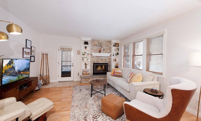 Durango Condo | The Passport Suite (#5) | Near FLC, Town, Trails, Golf - Pool & Hot Tub