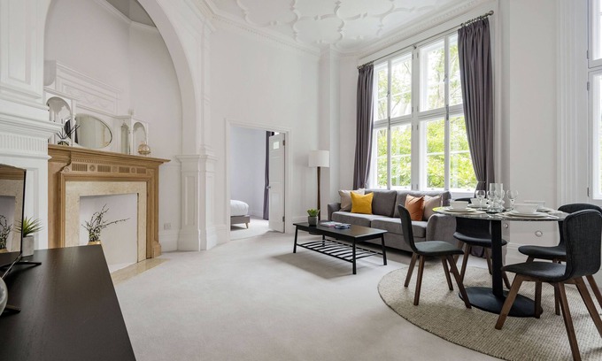 Belgravia Apartment | The Pavilion Road Suite next to Sloane Square