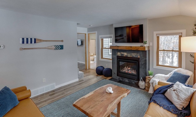 Pequot Lakes House | The Peaceful Nest Lakefront/Beach/dock/firepit/Pontoon rental/pet friendly