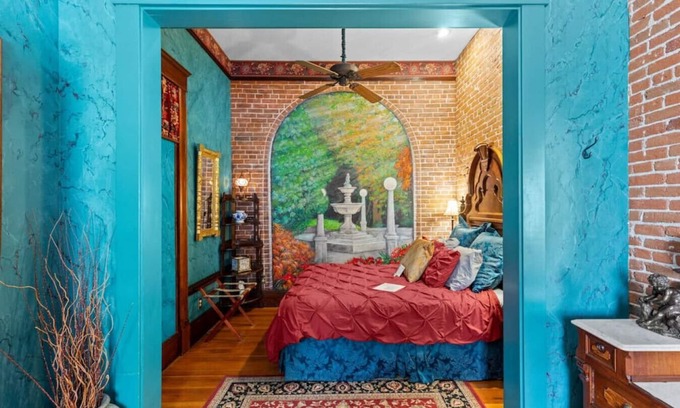 Historic Railroad District Hotel | The Peerless Hotel | Signature ADA Room #1 | Artist's Abode | Historic District