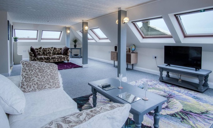 Milford Haven Apartment | The Penthouse - 1 Bedroom Penthouse - Milford Haven