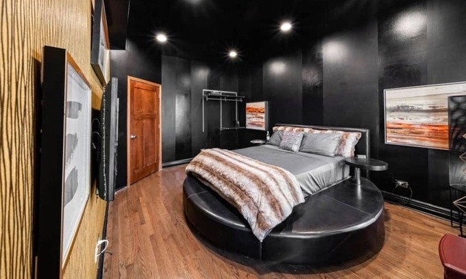 Grand Boulevard Condo | The Penthouse Suite @theluxro