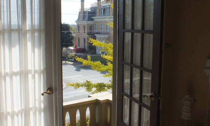 New Albany Bed & Breakfast | The Pepin Mansion Historic B&B