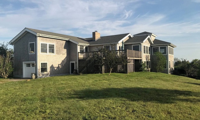 Block Island House | 'THE PERCH' A classic Block Island home with 360 degree birds' eye views.
