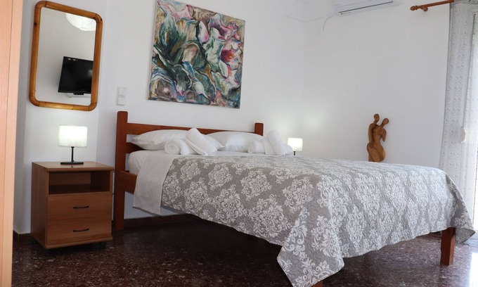 Ierapetra Apartment | The Perfect City Apartment in Ierapetra nWe can accommodate up to 2 adults.