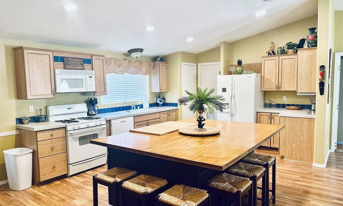 Willow Valley House | The perfect spot for family & friend! Best private getaway in Mohave Valley 🔆