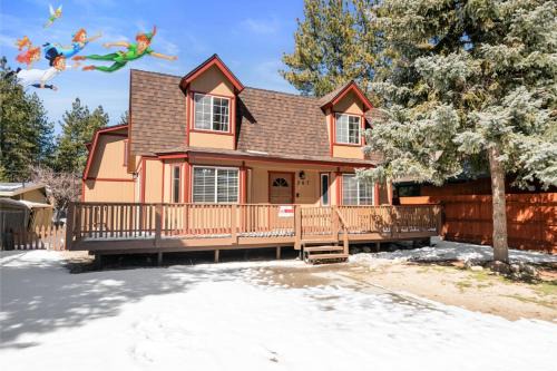 Peter Pan House | The Peter Pan Hideout with BBQ and Large Backyard