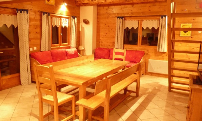 Bonneval-sur-Arc Apartment | The Peya cottage with 4 rooms in chalet