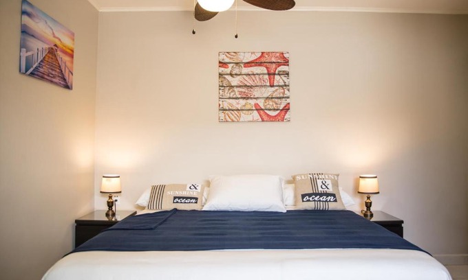 Marie Pampoen Bed & Breakfast | The Pier Beach Inn & Suites