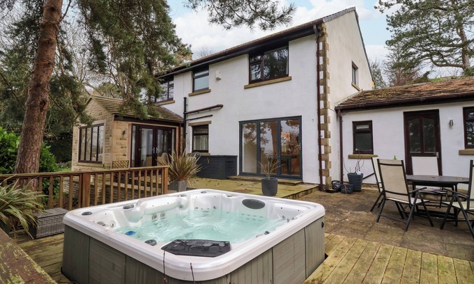 Skipton Cottage | THE PINES, pet friendly, character holiday cottage in Skipton