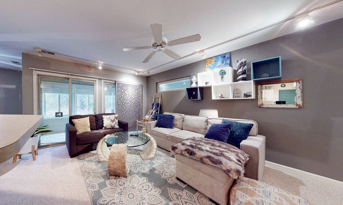 Plantations East House | The Plantations condo with sunroom - near beach