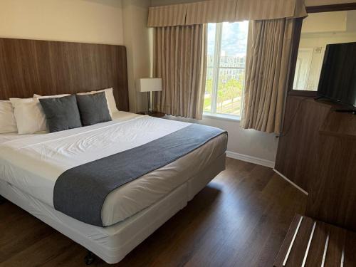 Florida Center Apartment | The Point Hotel & Suites - 503 Luxury - Pool view - Close to Universal