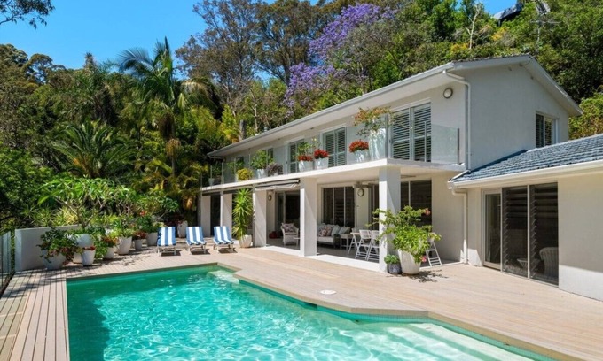 Clareville House | The Pool House with Dazzling Views & 2 minutes to Claireville Beach