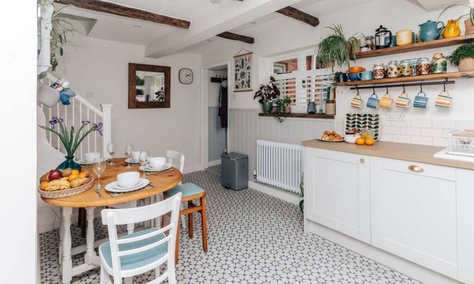 Henley-on-Thames House | The Poppies - From 150 Per Night