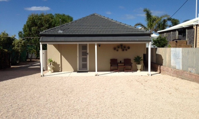 Port Vincent House | The Porthole - close to beach. Winter Off Peak Special!