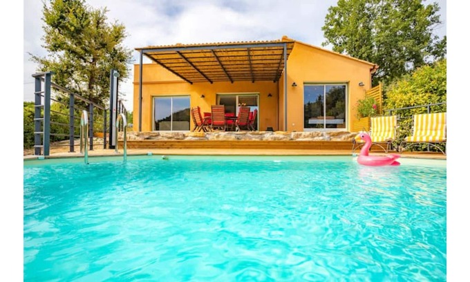 Ventabren Villa | The Provençal Jungle House