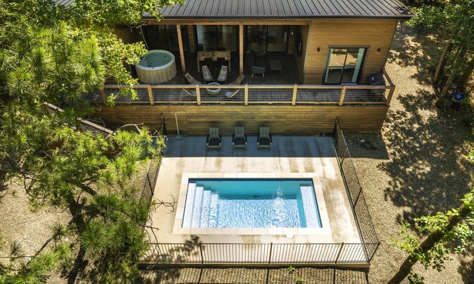 Broken Bow Cabin | The Quads: 4 Cabins + Pool & Courts