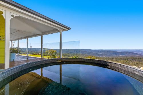 Ravensbourne Ski Chalet | The Quince Cottage - 2 Bedrooms