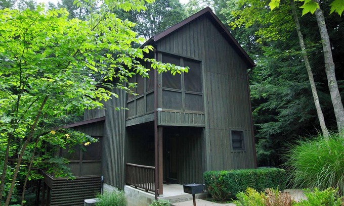 Logan Cabin | The Ravine - Hosted by The Chalets