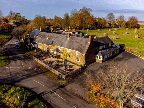 Hellidon Hotel | The Red Lion at Hellidon